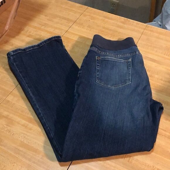 Old Navy Maternity Jeans  - Picture 1 of 4